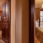 Dryades And Hotel 3*