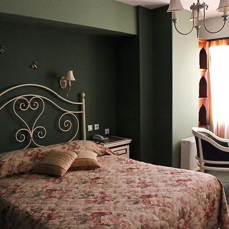 Dryades And Hotell Agios Lavrentios