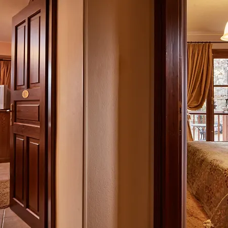 Dryades And Hotel 3*