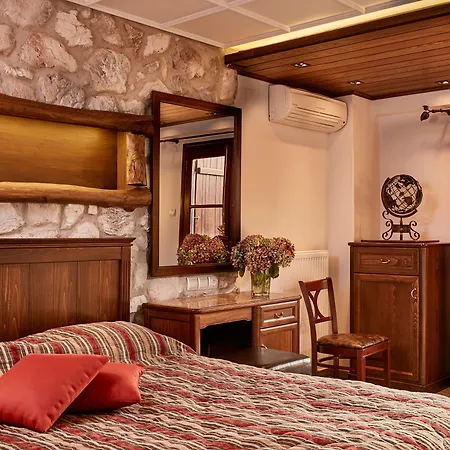 Hotel Dryades And Agios Lavrentios