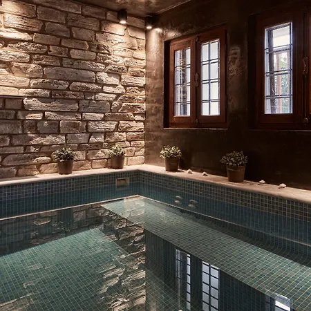 Hotell Dryades And Agios Lavrentios