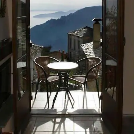 Hotell Dryades And Agios Lavrentios